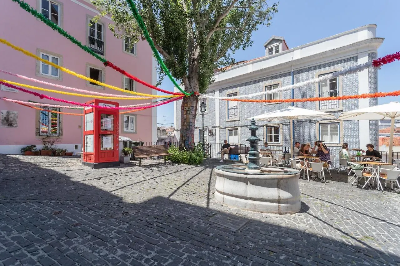 Lisbon Mouraria Apartment 0*,  葡萄牙